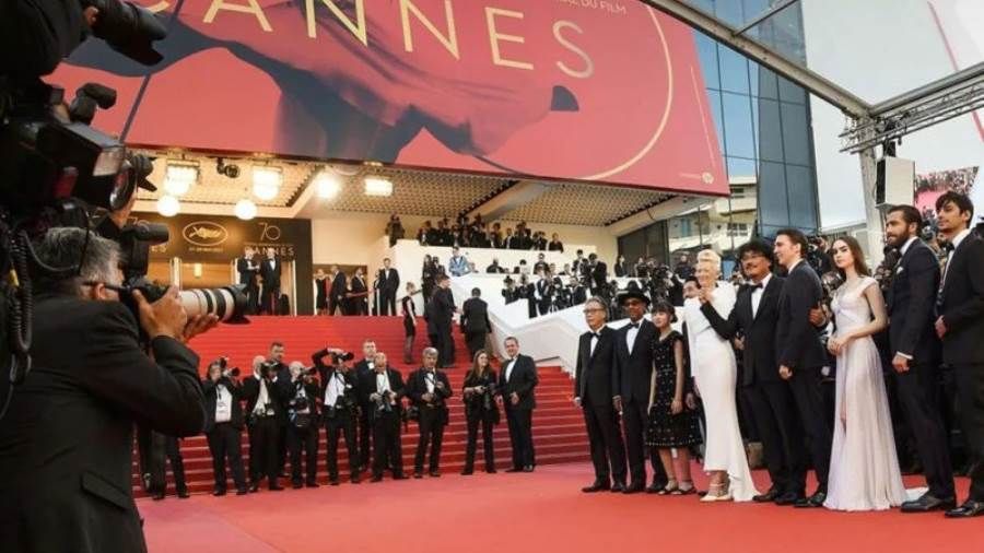 🎬 كان 2025 يُشعل الجدل: لا مكان للإطلالات الجريئة على السجادة الحمراء!