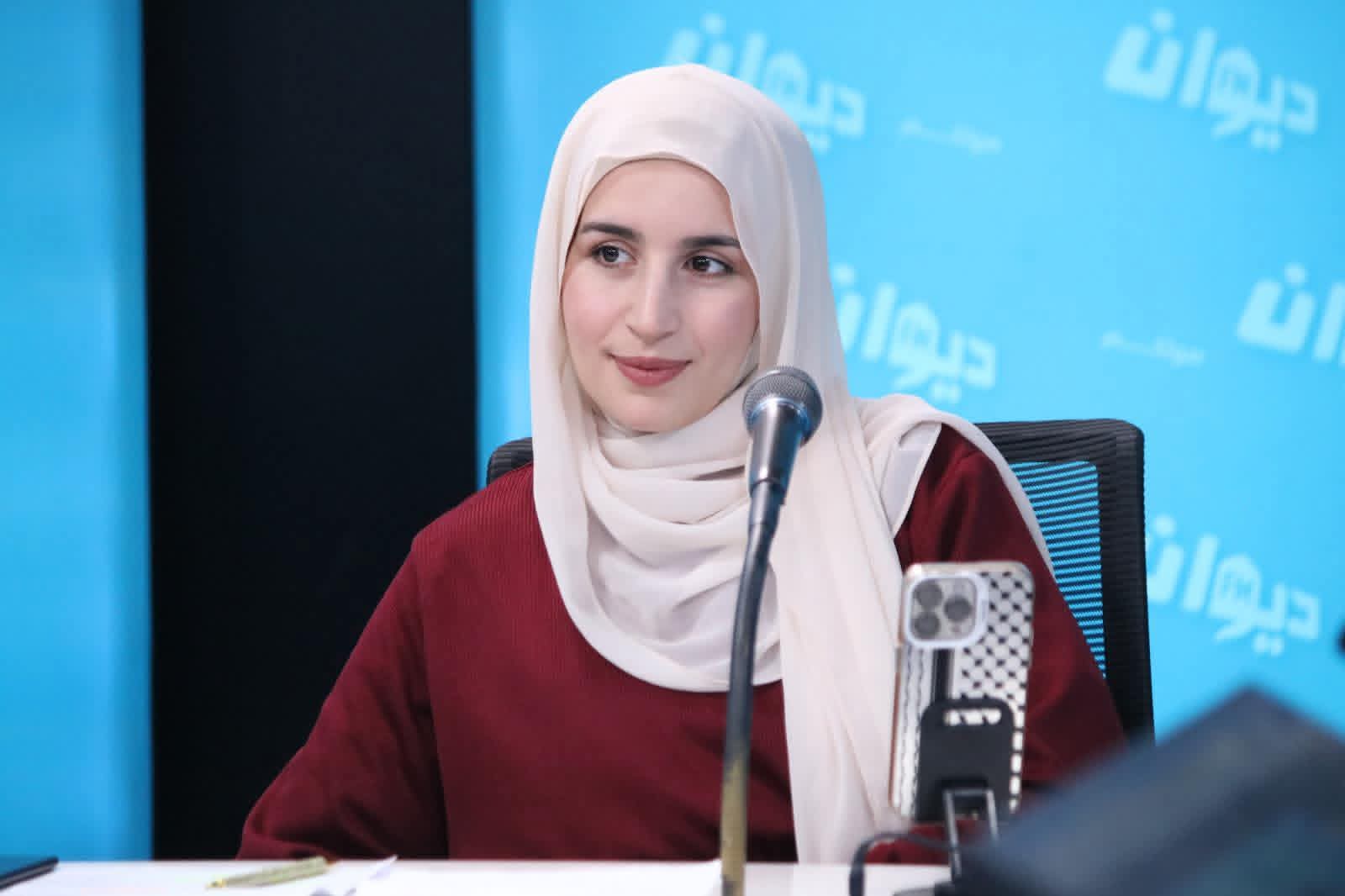 وفاء الطرابلسي… حضور يفرض نفسه في كواليس الإعلام البديل