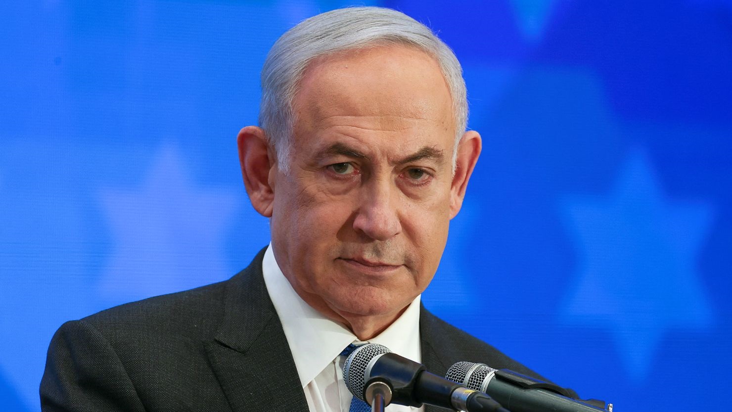 نتانياهو يناشد غانتس بعدم الانسحاب من المعركة