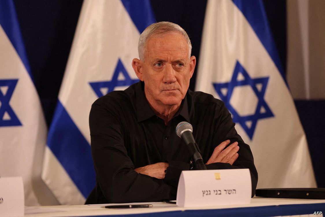 استقالة وزير الدفاع الإسرائيلي بيني غانتس تثير توترًا سياسيًا
