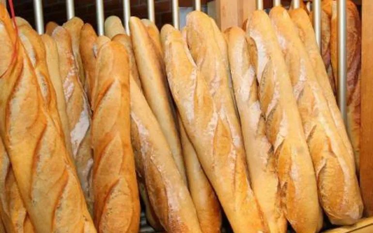 ثورة الخبز في تونس: انتهاء النقص وتوفر الخبز في كل المخابز!