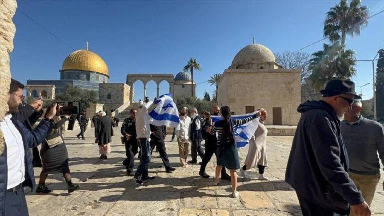 اقتحام المسجد الأقصى من قبل مستوطنين بحماية قوات الاحتلال الإسرائيلي