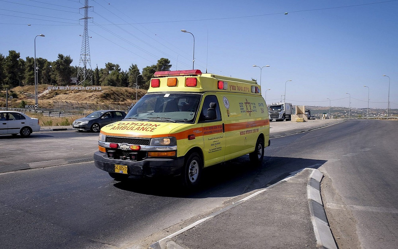 إصابة إسرائيلي بجروح خطيرة في عملية طعن بالقرب من كريات أربع