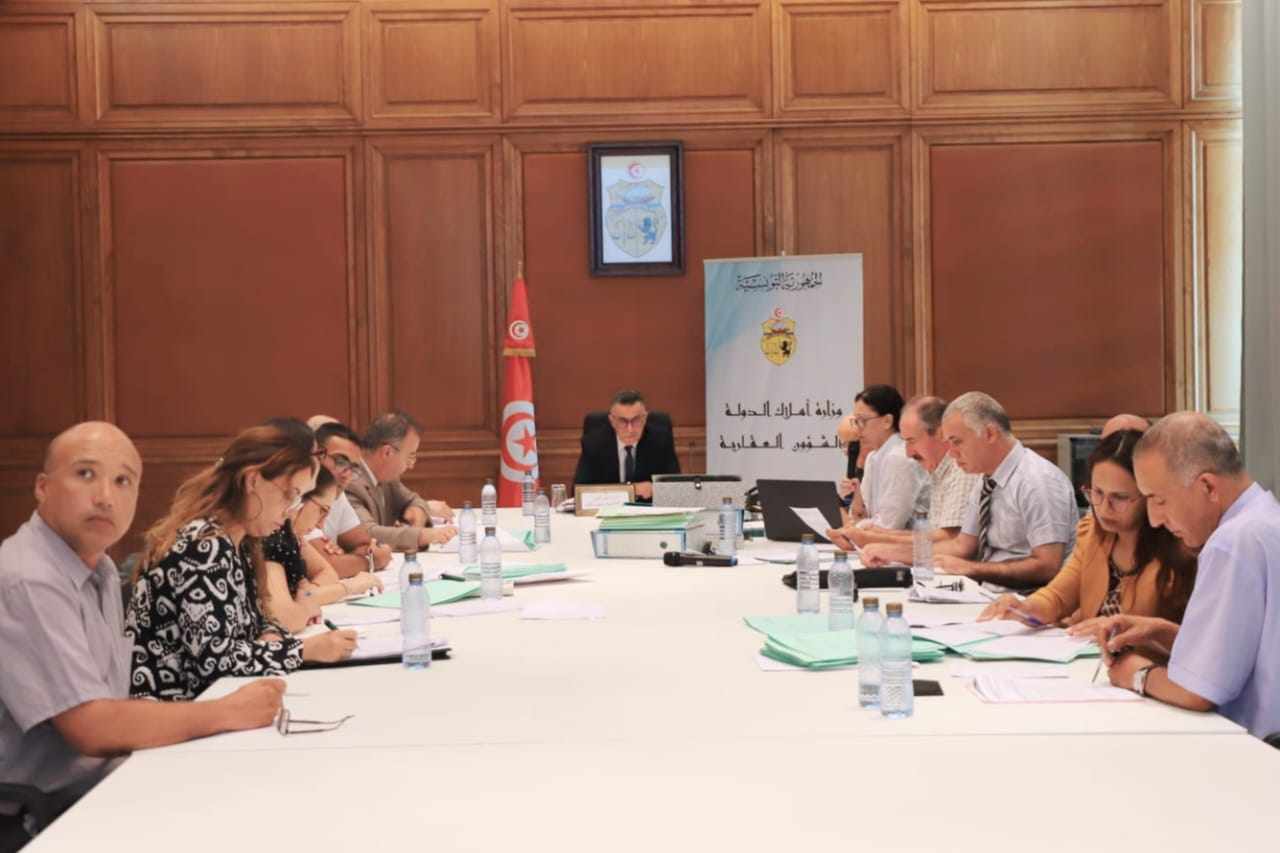 وزير أملاك الدولة يُسرّع تسوية أملاك الأجانب: نحو إنهاء الجمود العقاري ودمج آلاف الهكتارات في الدورة الاقتصادية!