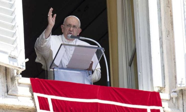 البابا يناشد القوى السياسية مداواة جراح المهاجرين ويصلي من أجل الضحايا