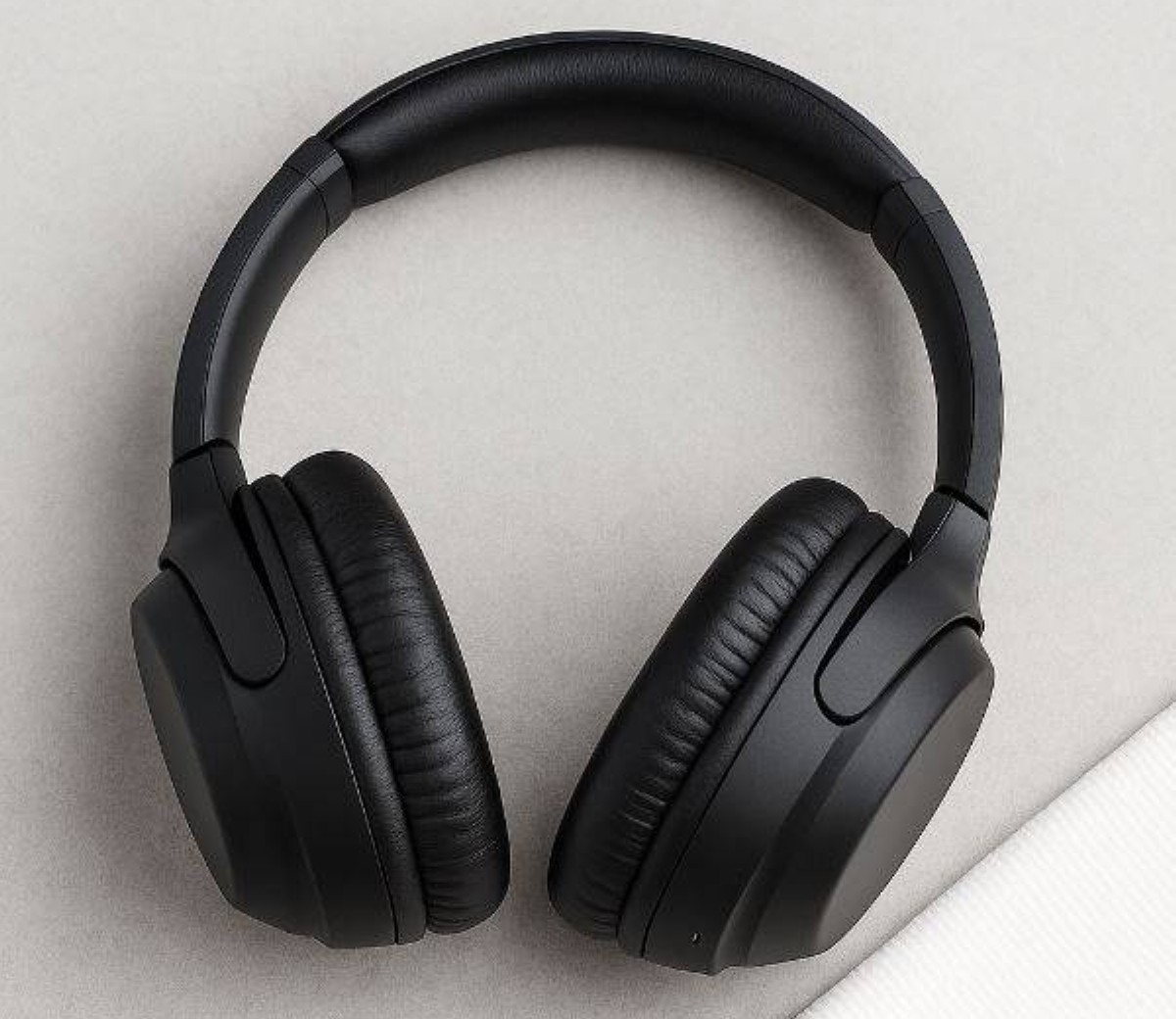 سماعاتك قد تكون أخطر مما تظن!.. كيف تحمي أذنيك من البكتيريا 👂🎧