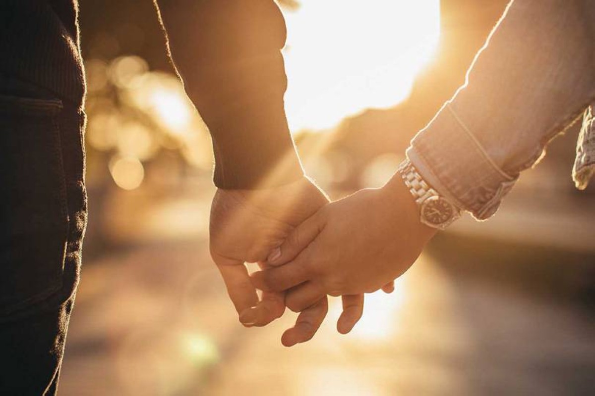 كيف يبني الأزواج السعداء علاقتهم في عطلة نهاية الأسبوع؟ تحليل علمي ونفسي