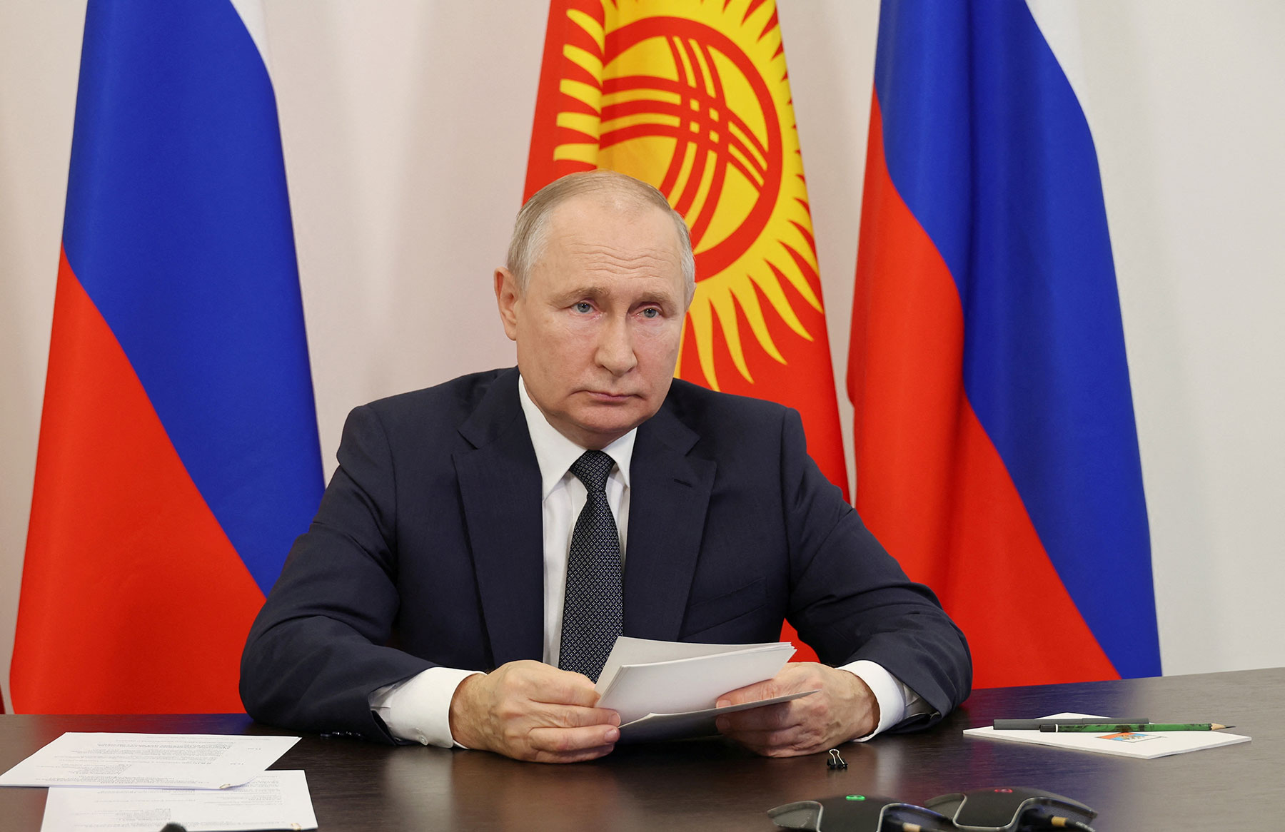 روسيا تجدد تاريخها الوطني: بوتين يؤكد أنها لا تقهر