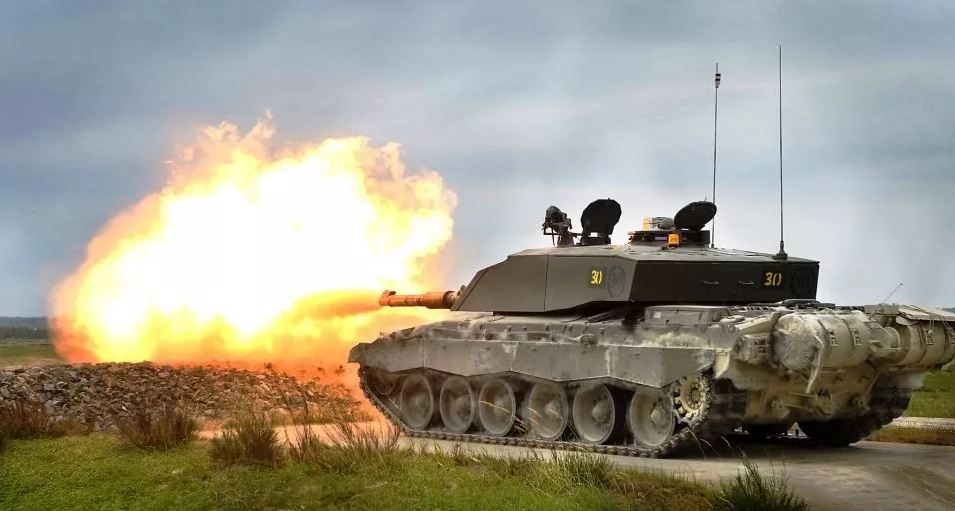 تدمير دبابة تشالنجر 2 البريطانية في أوكرانيا: تصاعد التوترات وتأثيراتها