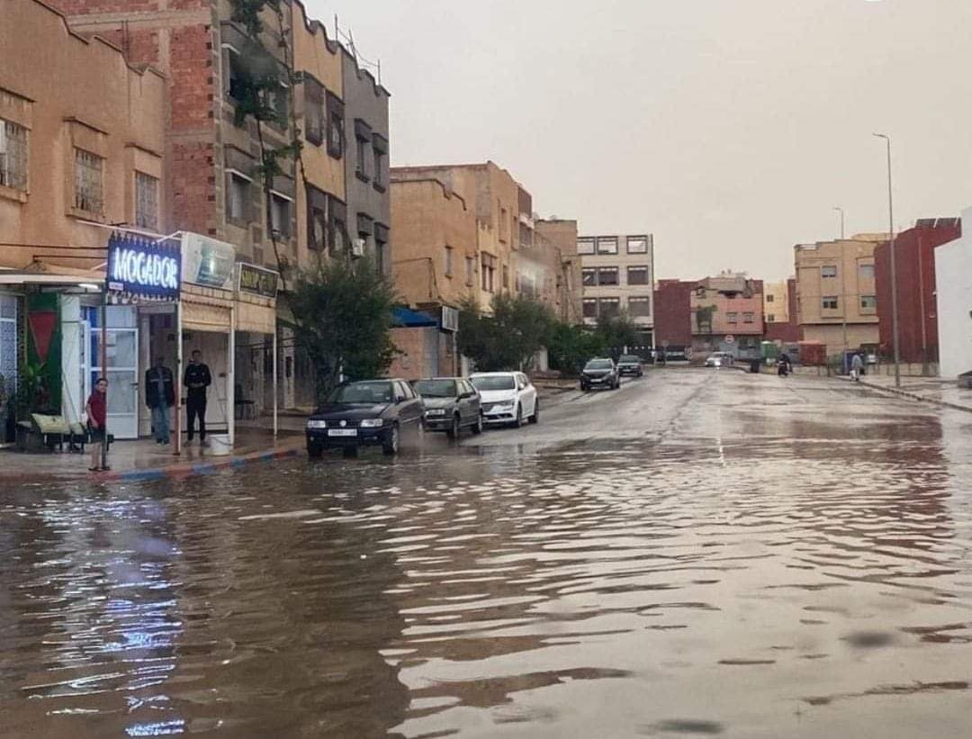 هطول أمطار غزيرة وسيول جارفة تجتاح شرق المغرب