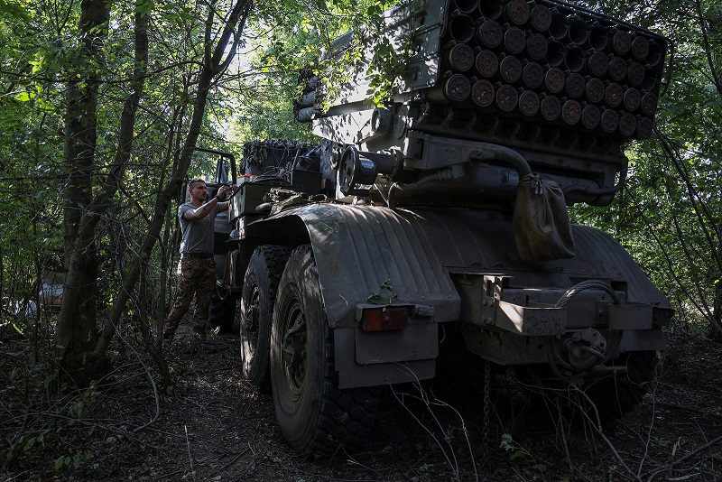بولندا تتوقف عن تسليح أوكرانيا وتركز على تعزيز قوتها الدفاعية الخاصة