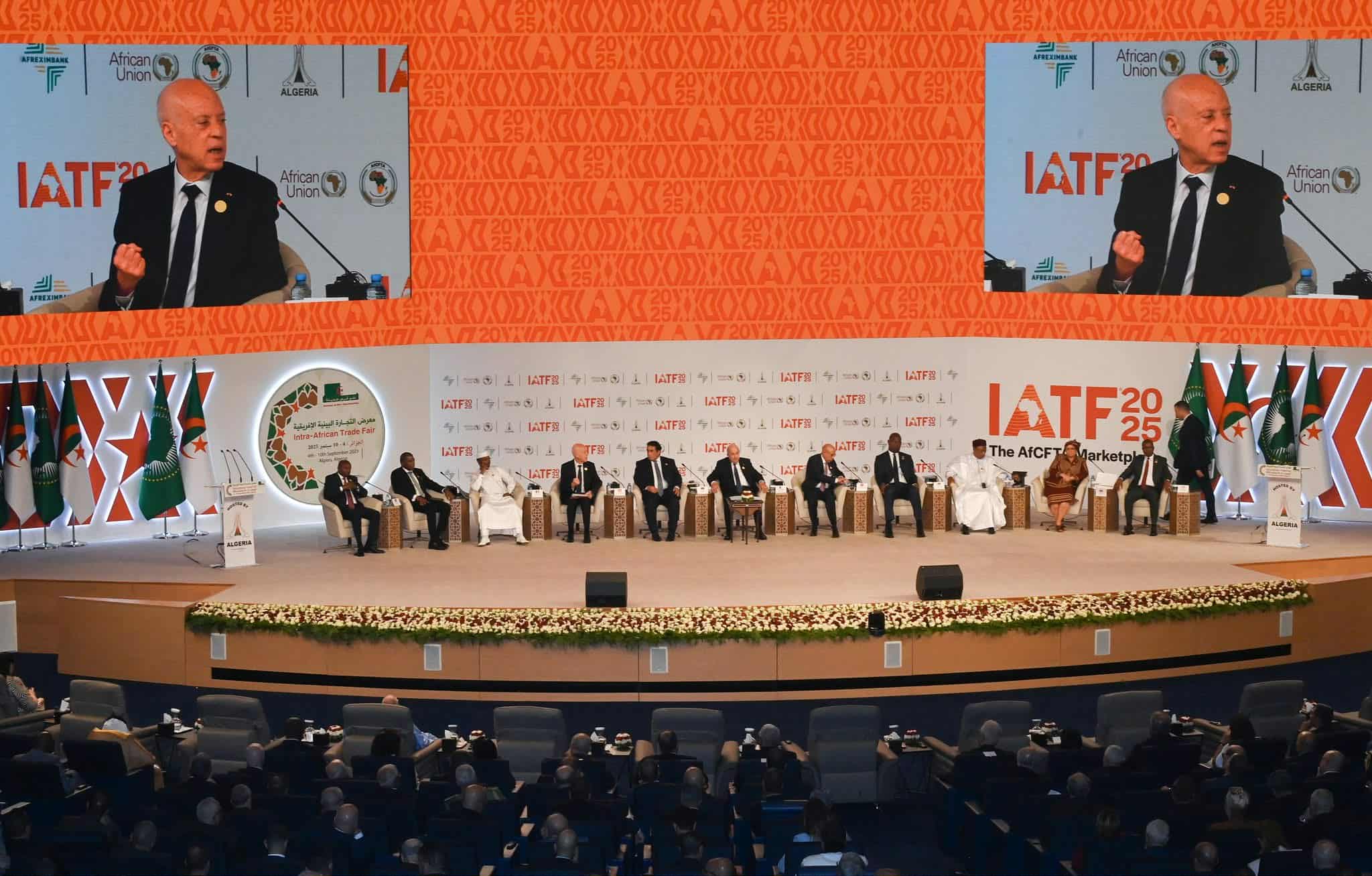 رئيس الجمهورية التونسية السيد قيس سعيد في الطاولة المستديرة حول تمكين إفريقيا اقتصاديا نحو مشروع شامل وقارة موحدة 