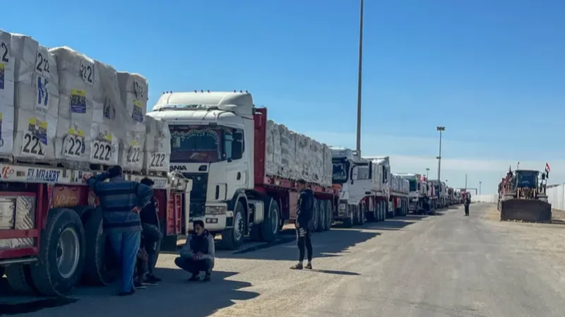 الأونروا: 6000 شاحنة تنتظر الدخول إلى غزة... ومطالب عاجلة لإعادة الحياة بعد دمار 80% من القطاع