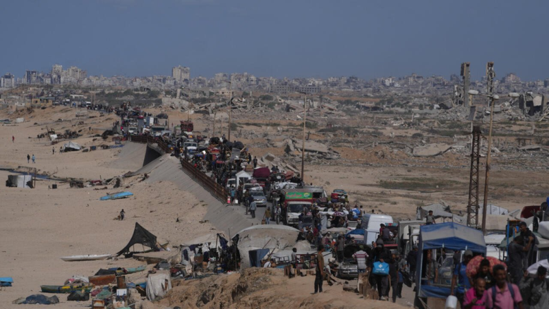 قوافل الحياة تعبر إلى غزة: المساعدات تدخل بعد صمت الحرب والجوع