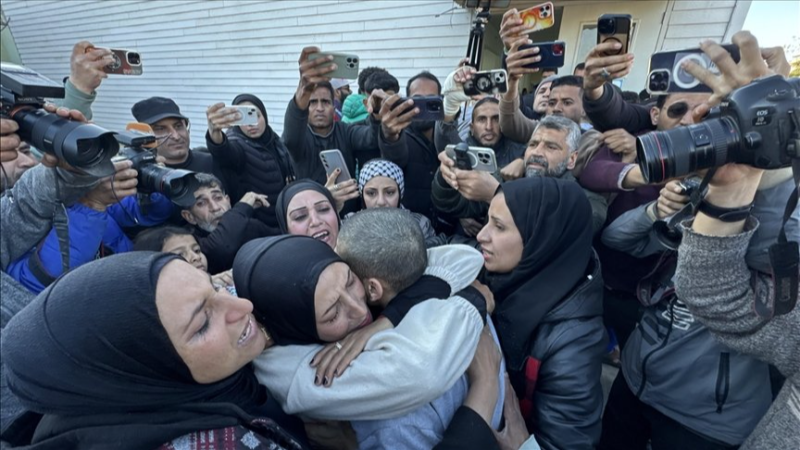 بين السياسة والإنسانية: صفقة التبادل تعيد رسم ملامح المرحلة في غزة
