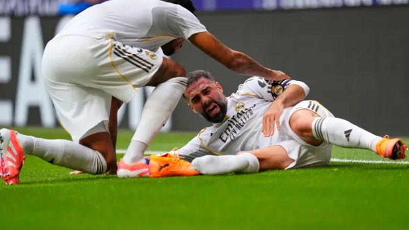 كارفخال تحت الجراحة مجددًا... ونهاية سنة حزينة لقائد ريال مدريد!
