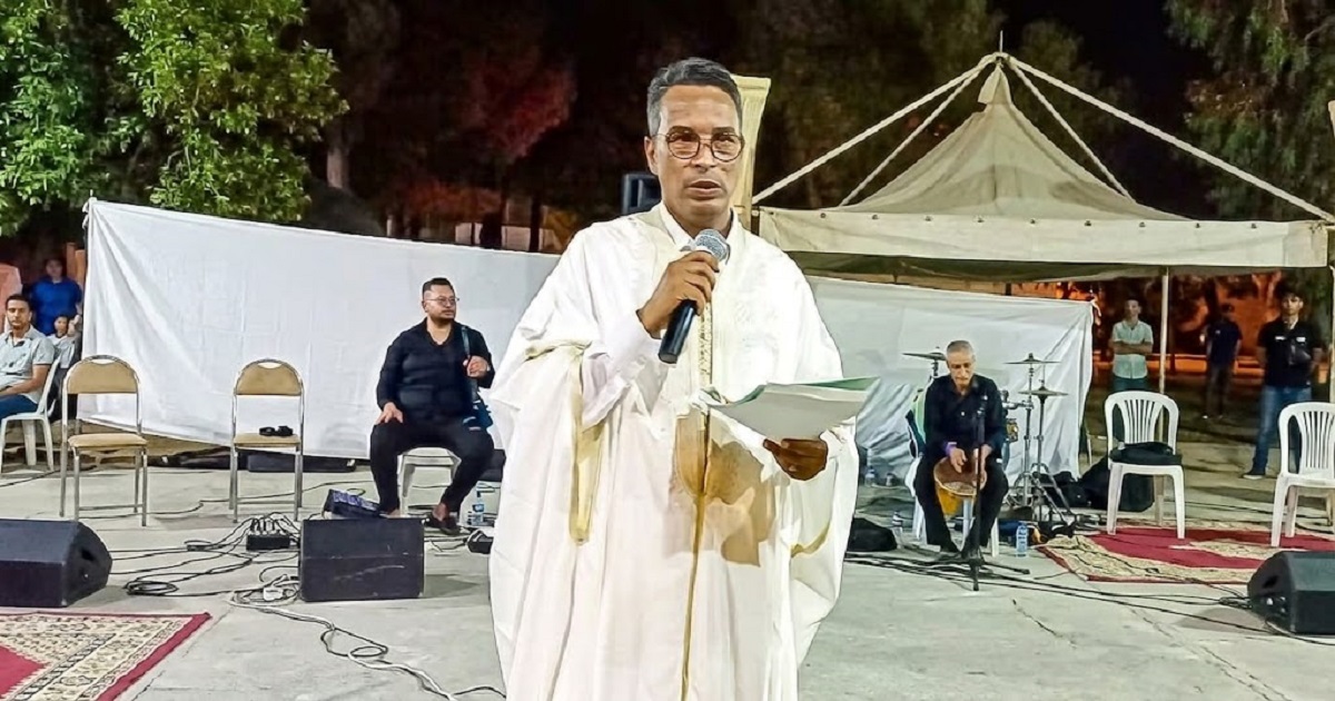 اسكندر العلواني.. مدير مدرسة بحي التضامن يفتتح السنة الدراسية بتكريم الجيش الوطني في مبادرة تعبّر عن حبّ الوطن