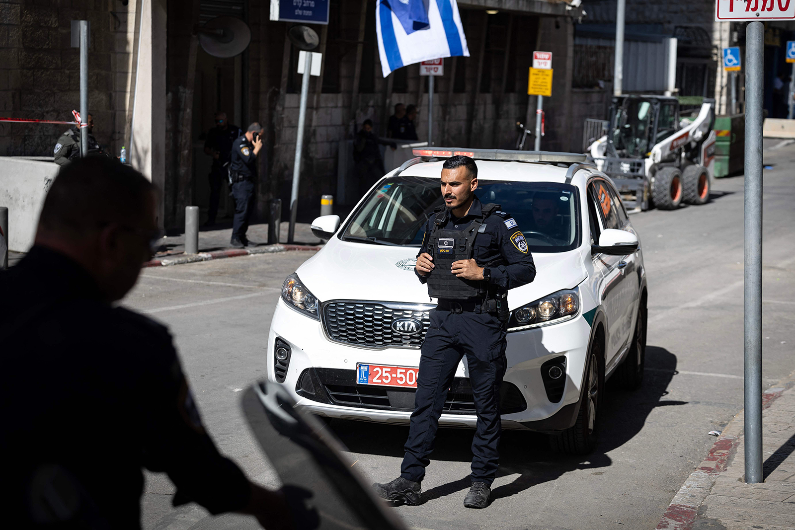 تقرير عن الحادث في القدس: هجوم بالسكين يؤدي إلى مقتل شرطية والمهاجم في البلدة القديمة