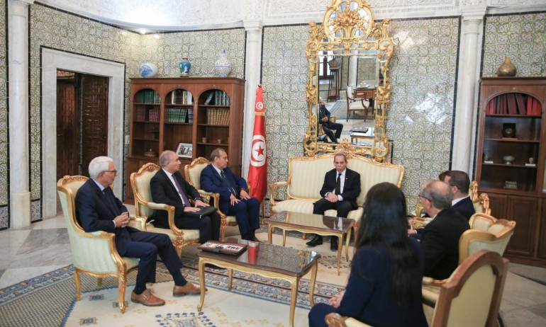 أحمد الحشّاني يرأس جلسة عمل حول منظومة الألبان في تونس