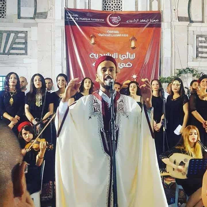 الفنان ايمن عبيدي يعد أعمال فنية جديدة كلمة واداءا