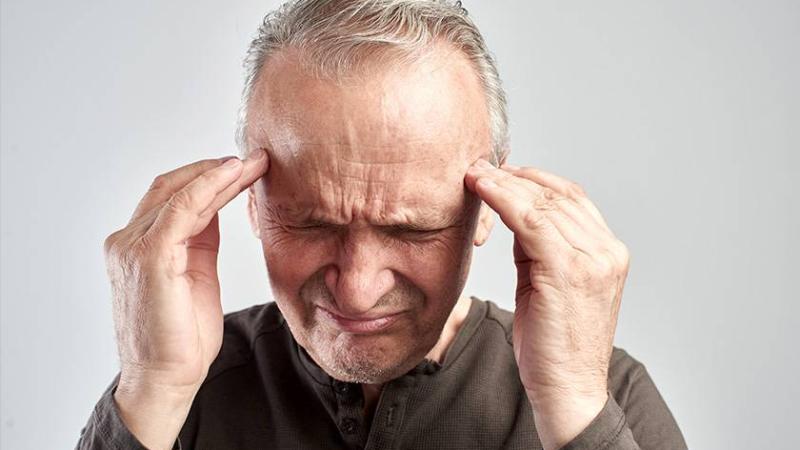 دراسة تحذّر: 7 ساعات جلوس و"الهاتف المستمر" يدمّران الذاكرة والتركيز!