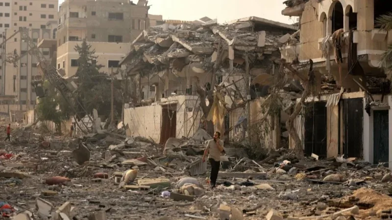 تصعيد جديد شرق غزة وخان يونس… الاحتلال ينسف مباني سكنية ويقصف بالمدفعية