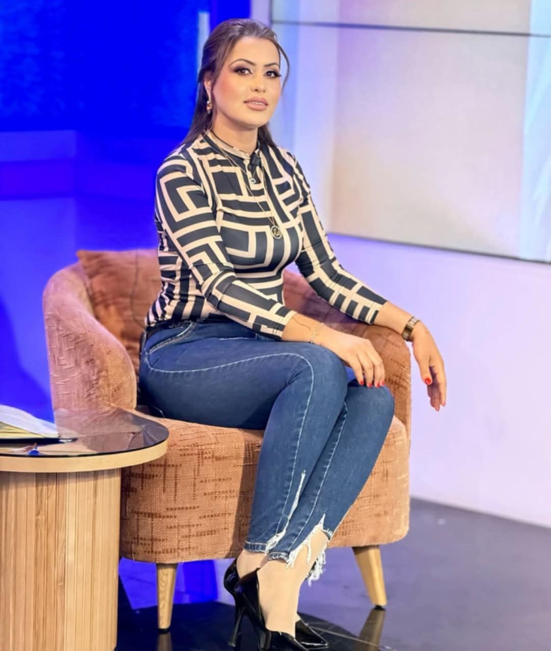 سمية الحداد… الإعلاميّة التي انتزعت الصدارة داخل تلفزة TV