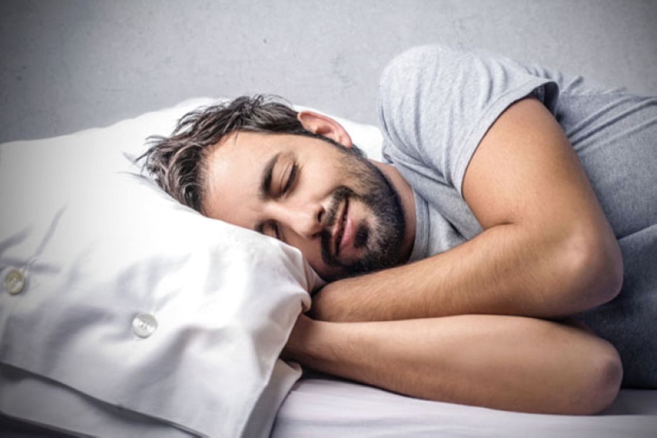 فهم أعماق النوم: الباحثون يكشفون عن صلة بين التنفس وتجديد الذاكرة