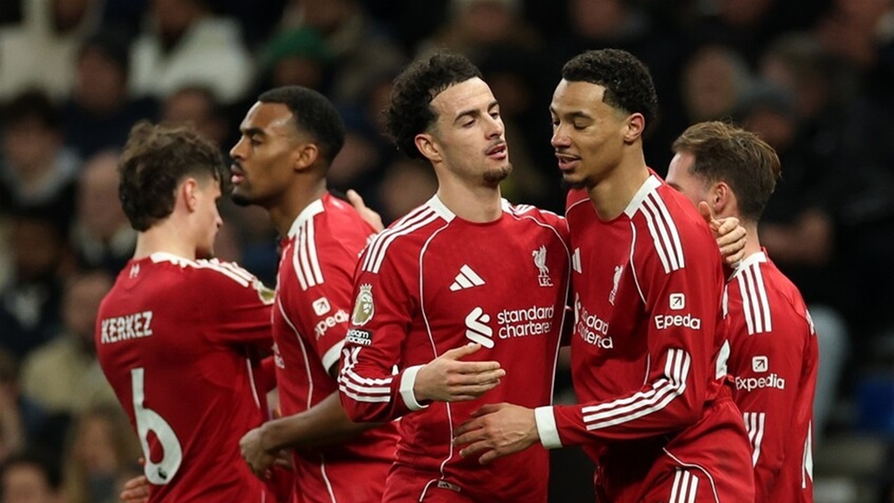 ليفربول يقسو على توتنهام في لندن ويعود بالنقاط كاملة رغم غياب صلاح