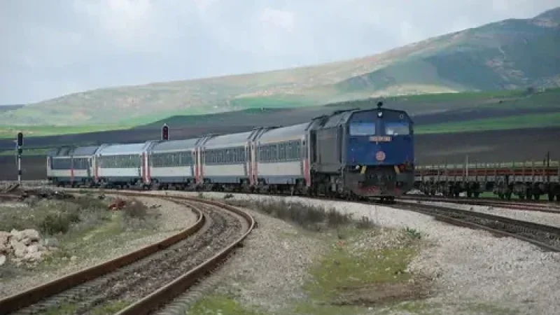 حادث قطار تونس – غار الدماء: العربة الأخيرة تنحرف بلا أضرار