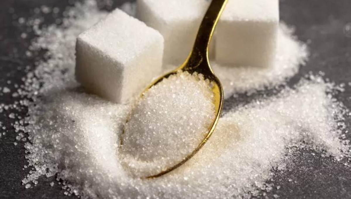 السكر… العدو الأبيض الذي يسرّع الشيخوخة ويخطف صحتك بصمت