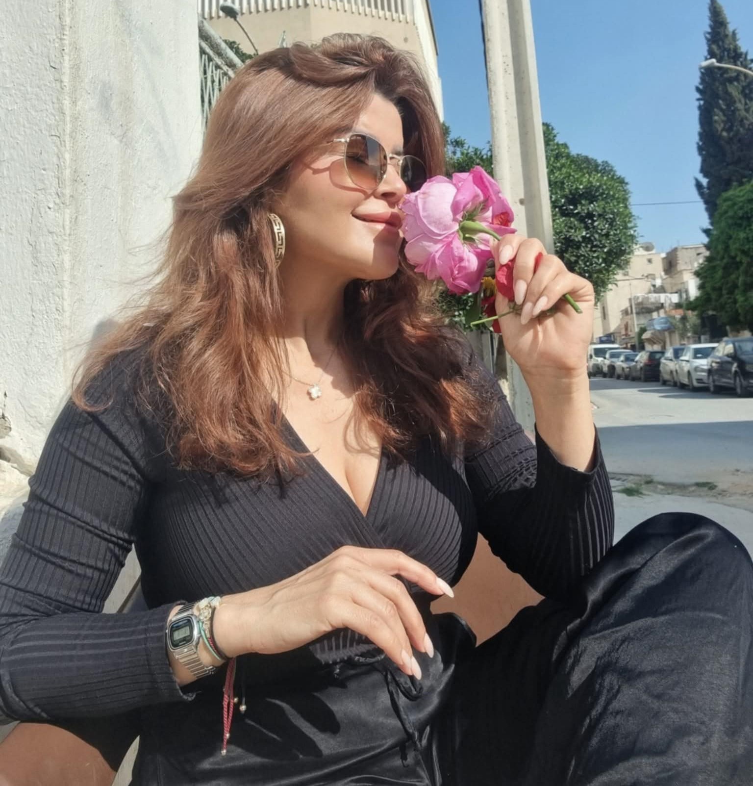 نعيمة الشرميطي.. صوت تحليلي رصين يترك فراغاً في الإعلام