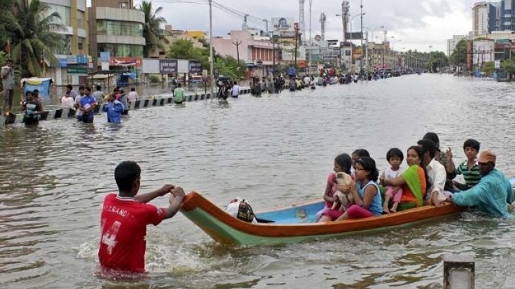الهند: مصرع أكثر من 300 شخص بسبب الفيضانات والسيول الموسمية