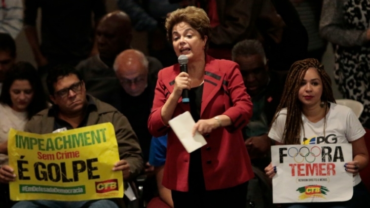 رئيسة البرازيل المعلقة مهامها تدعو الى "المقاومة" قبل بدء محاكمتها