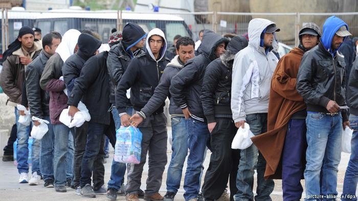 ميركل تنوي تسريع وتيرة ترحيل اللاجئين التونسيين
