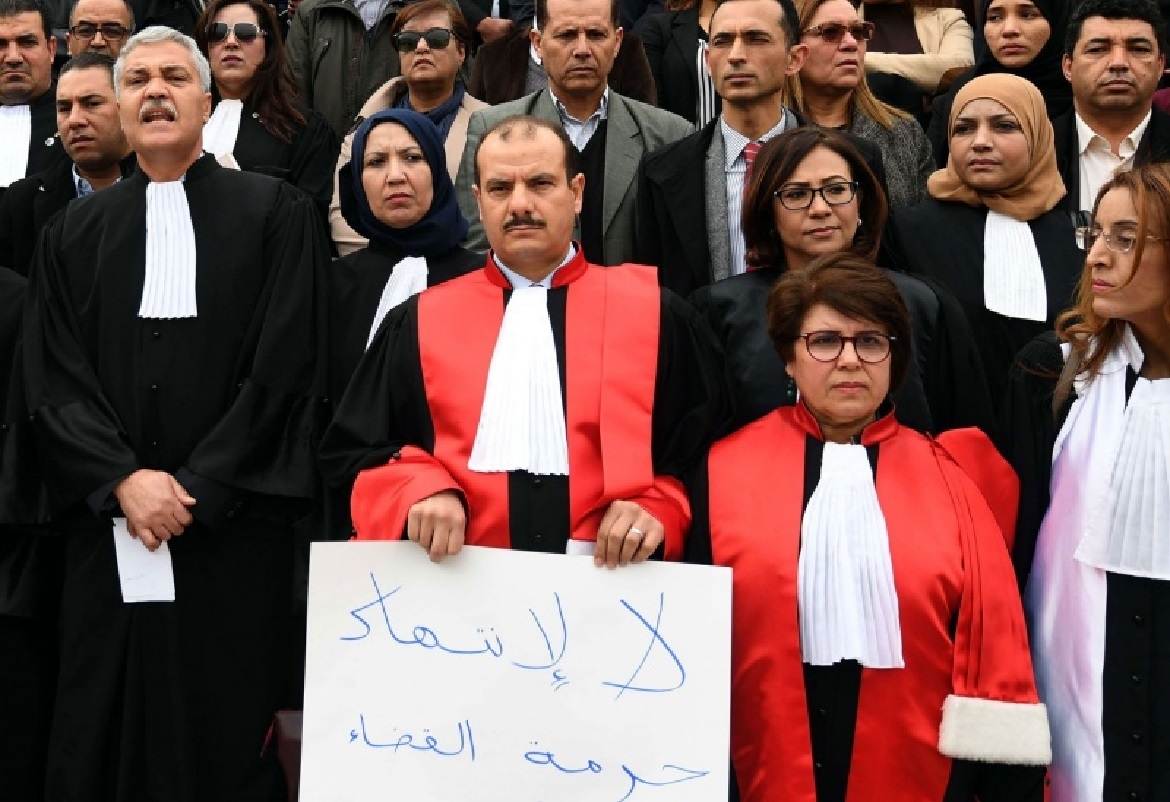 توقيفات وعقوبات تأديبية بحق تسعة قضاة في تونس