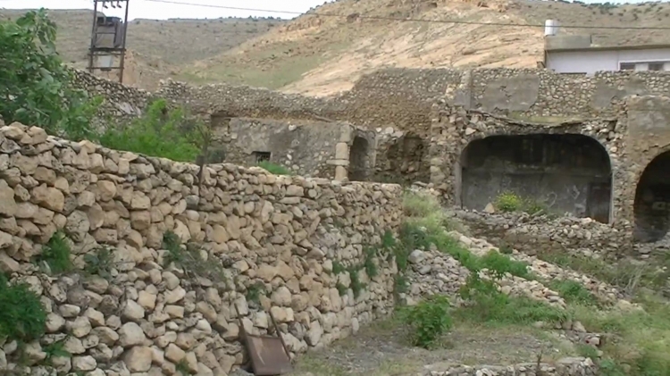 مرقد النبي ناحوم اﻻلقوشي قرب الموصل مهدد بالانهيار
