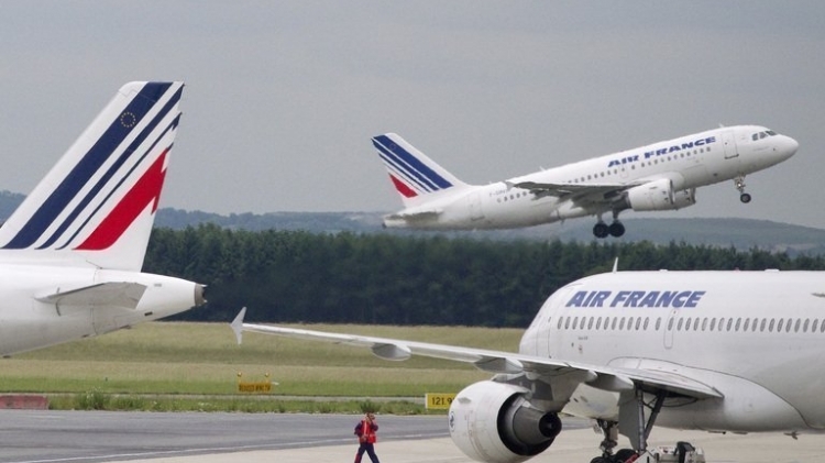 الغاء أكثر من 150 رحلة جوية في مطاري باريس بسبب اضراب
