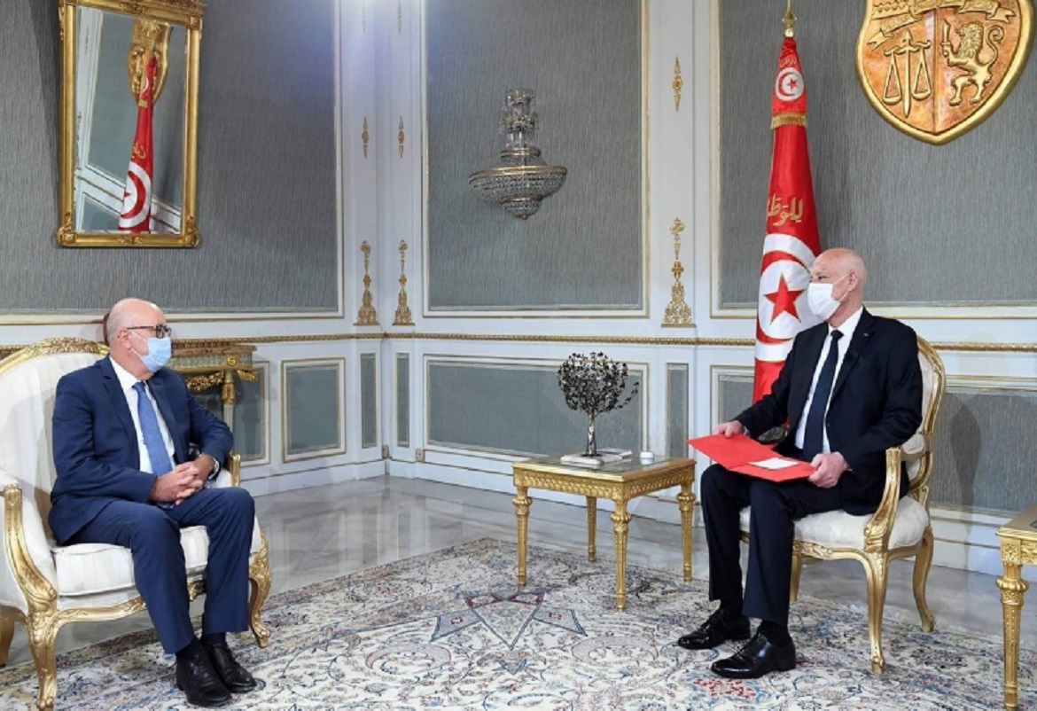 الرئيس التونسي يكشف عن اتصالات مع بلدان صديقة لخفض العجز المالي