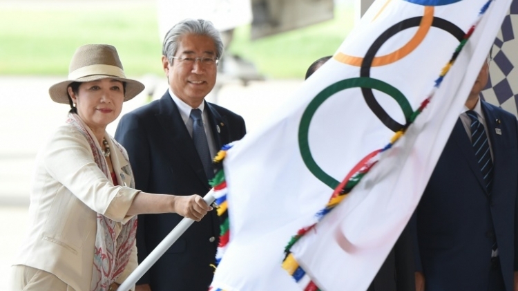 وصول العلم الاولمبي الى طوكيو في 24 اب/اغسطس 2016