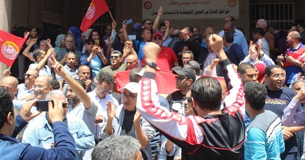 الاتحاد العام التونسي للشغل يقدم قضية استعجالية بسبب اقتحام مقره واعتداء على أعوانه