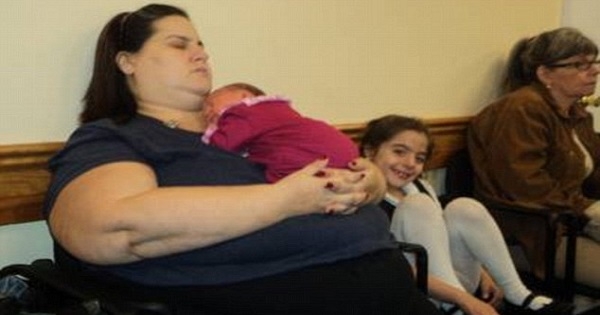 الأمهات البدينات قد يجدن صعوبة في الرضاعة الطبيعية