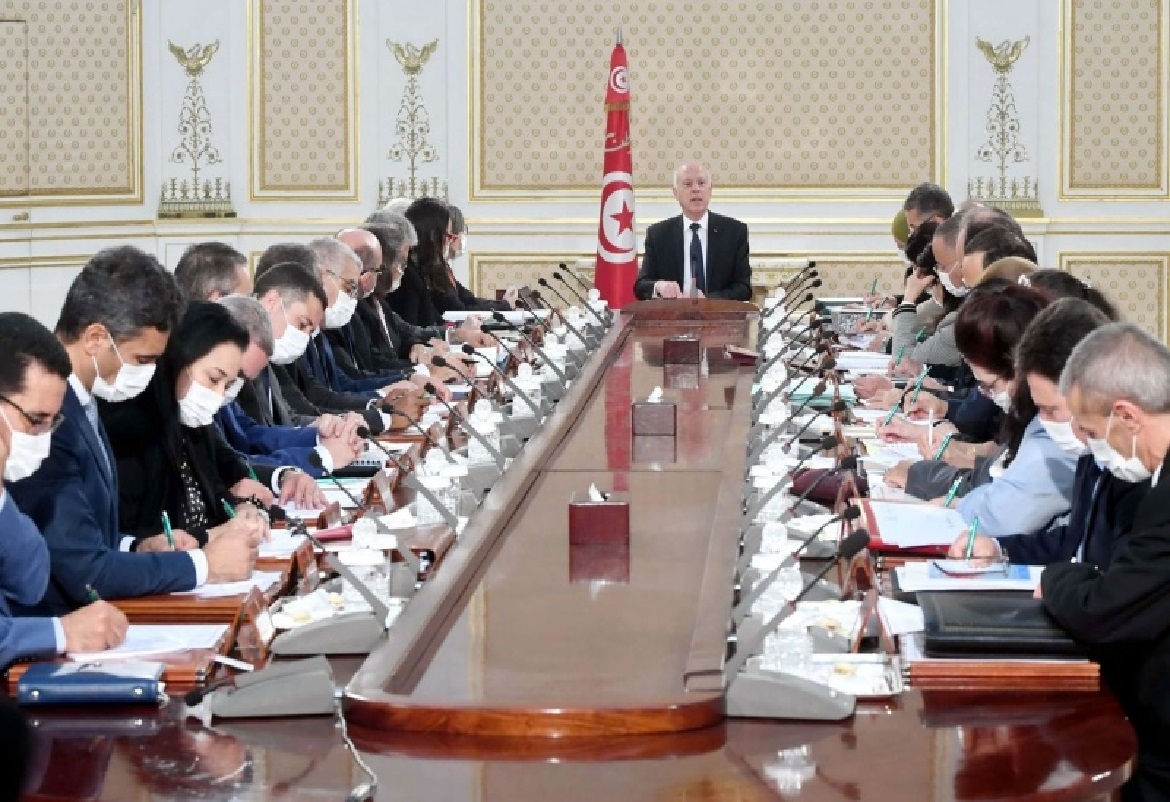 الرئيس سعيّد يطلب جردا شاملا لهبات وقروض تلقتها تونس