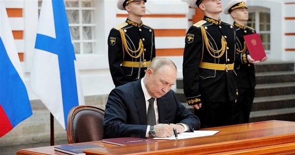 ما "الأحكام العرفية" التي فرضها بوتين على الأراضي الأوكرانية بعد انضمامها لروسيا ؟