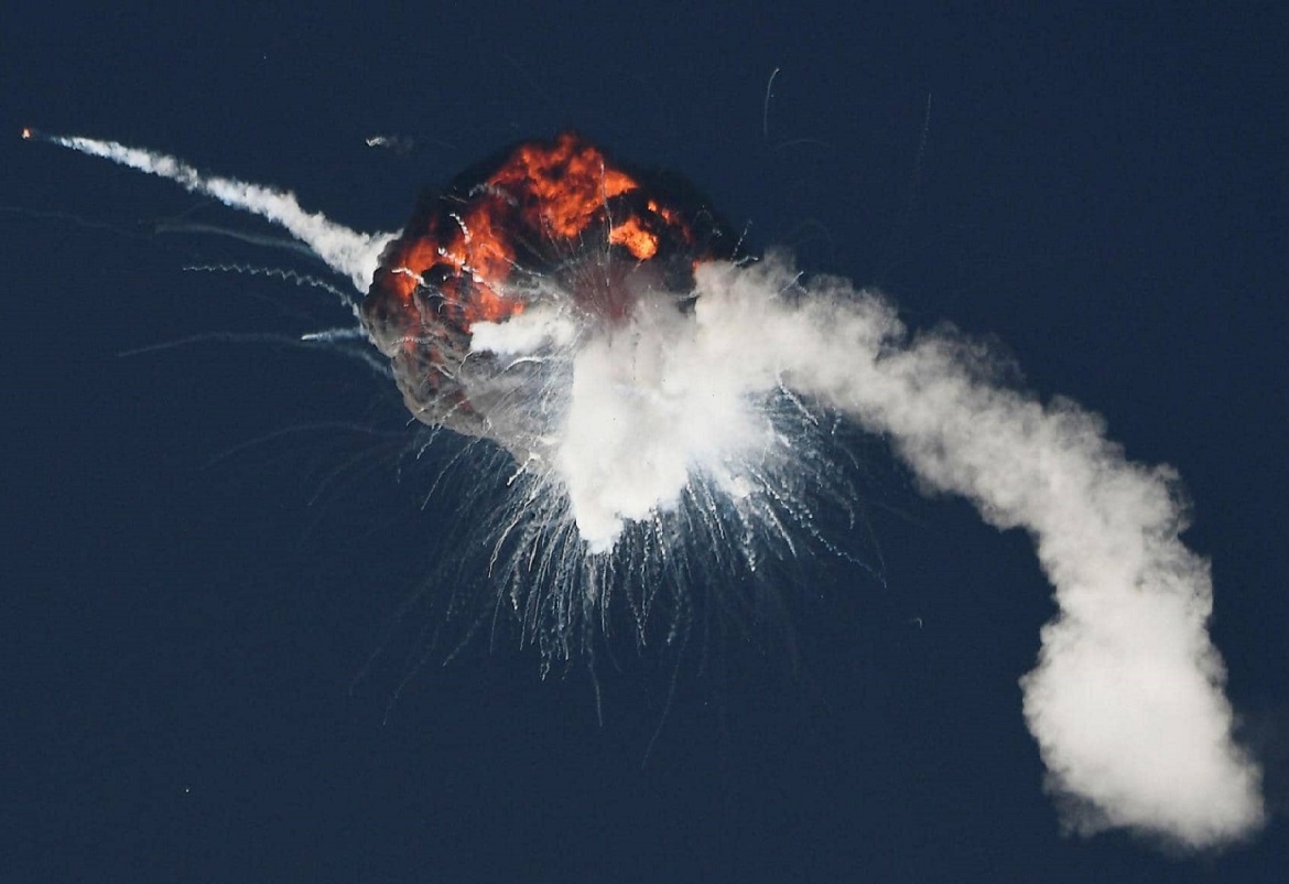 انفجار صاروخ "ألفا" المتجه للفضاء