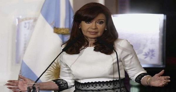 صور- نجاة رئيسة الأرجنتين السابقة من محاولة إغتيال