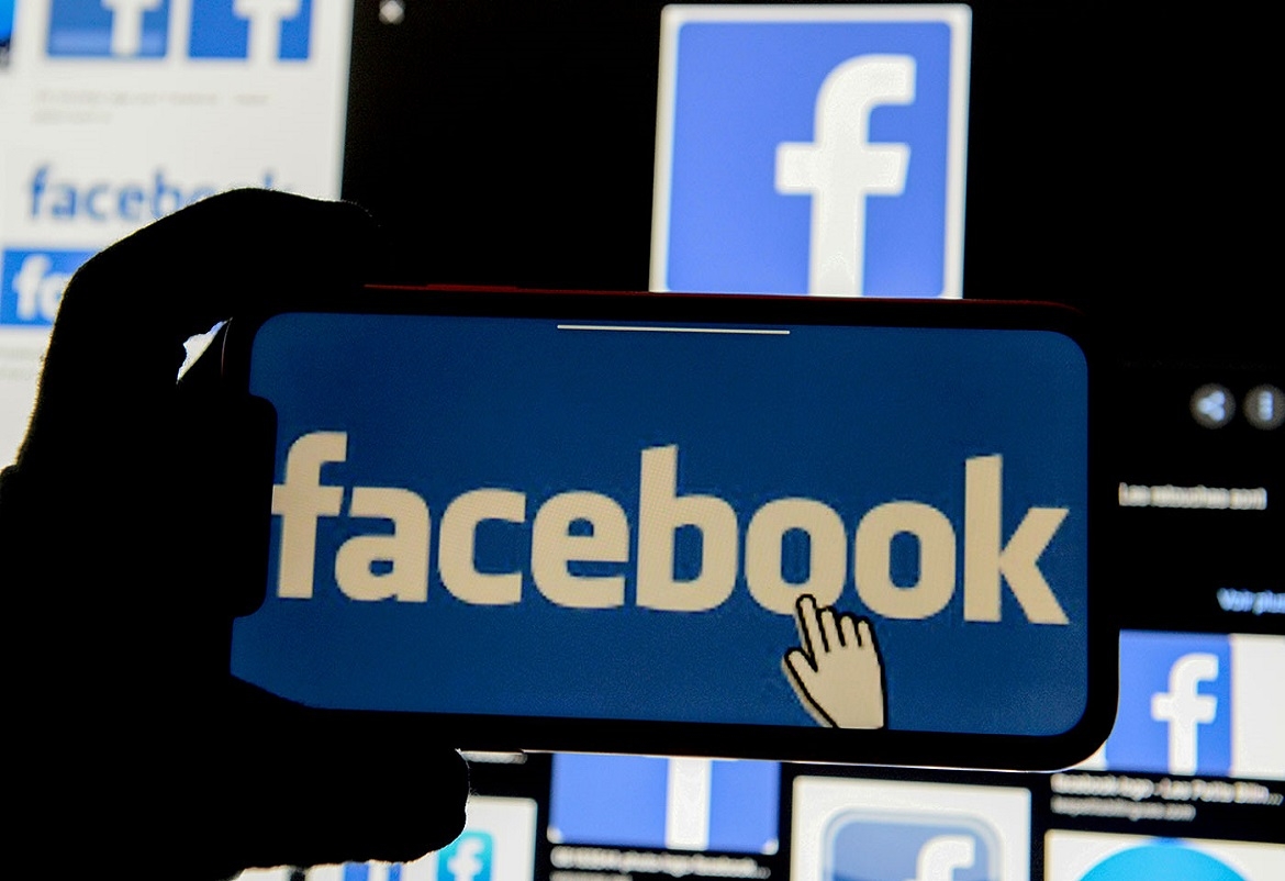 فيسبوك يحذف ألف حساب وهمي يحاول التأثير على السياسة