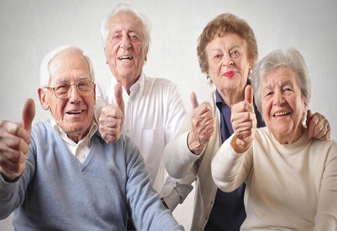 العلاقات الاجتماعية والحركة مفتاح السعادة في سن الشيخوخة