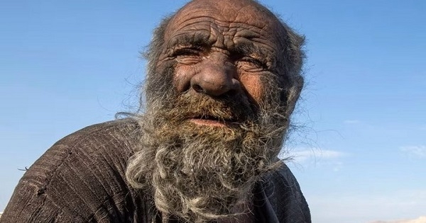 وفاة “أقذر رجل بالعالم” بعد استحمامه لأول مرة منذ 70 عامًا (صور)